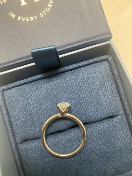 GCAL 1 Carat G VS1 Oval Lab Grown Diamond Ring - Image 3