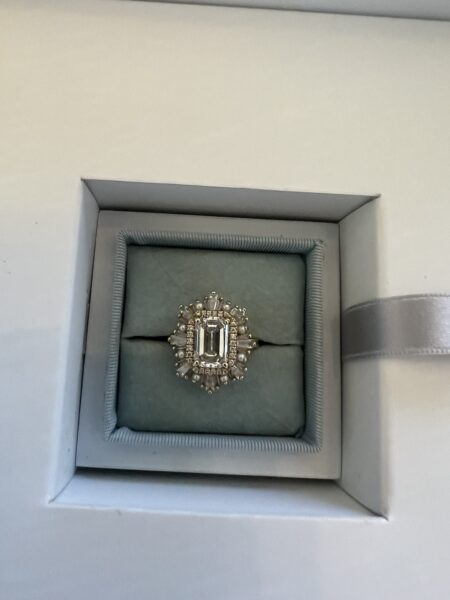 IGI 2.03 Carat G VS1 Emerald Lab Grown Diamond Ring