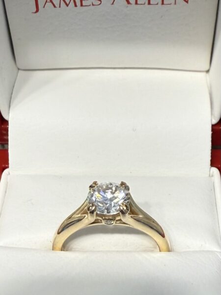 IGI 1.51 Carat G VS1 Round Lab Grown Diamond Ring