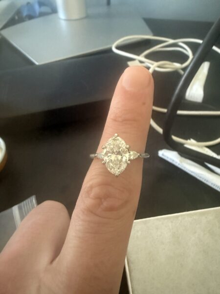 2.41 Carat G VS1 Oval Lab Grown Diamond Ring - Image 3