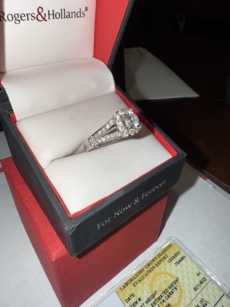 IGI 1.25 Carat I SI1 Round Lab Grown Diamond Ring - Image 4