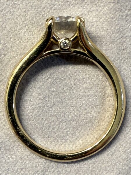 IGI 1.51 Carat G VS1 Round Lab Grown Diamond Ring - Image 3