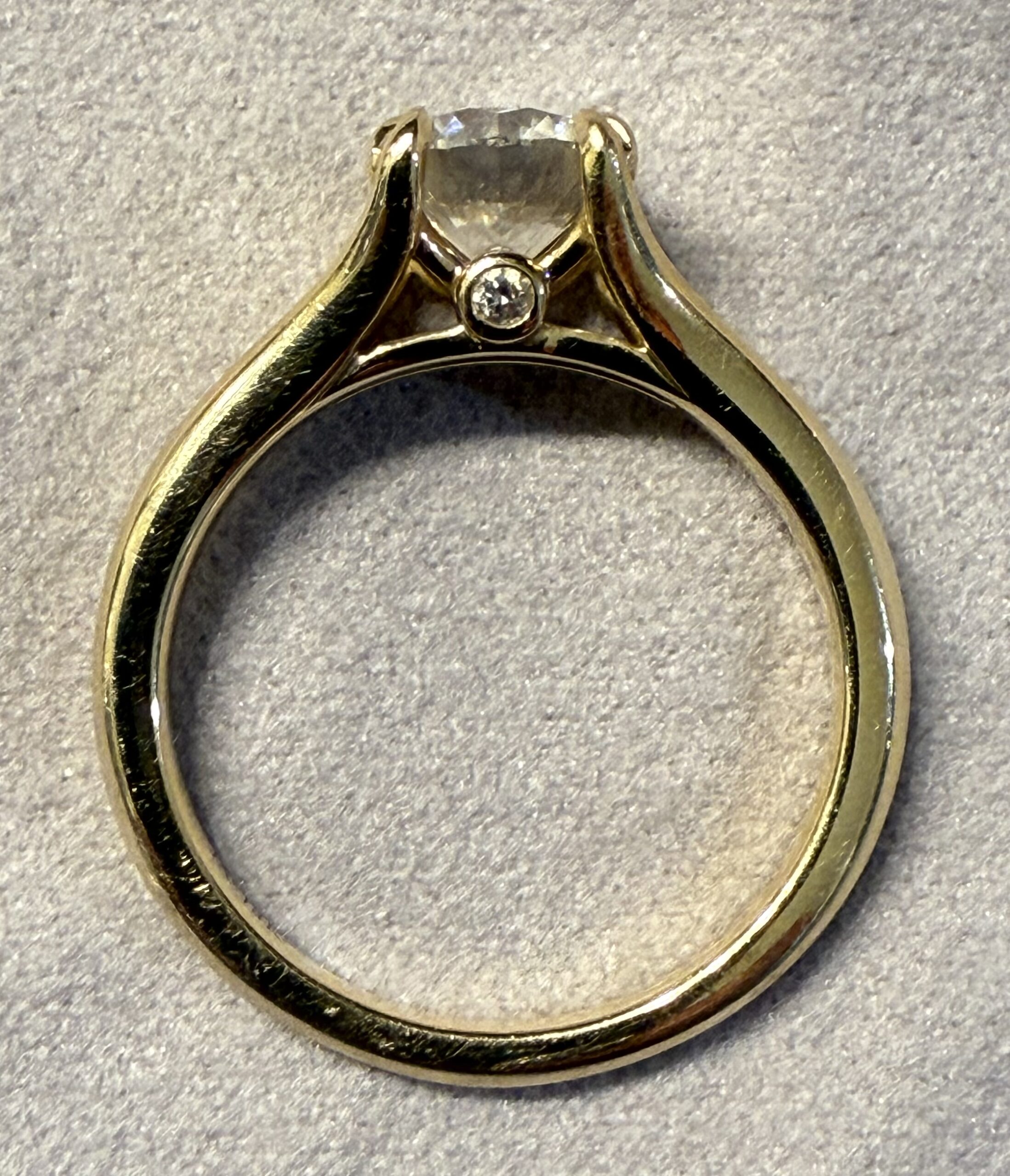 IGI 1.51 Carat G VS1 Round Lab Grown Diamond Ring - Image 3