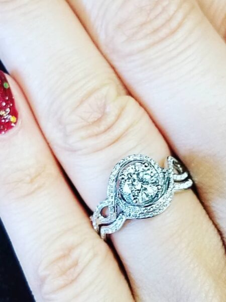 EGL 0.75 Carat H VS2 Round Natural Diamond Diamond Ring - Image 2