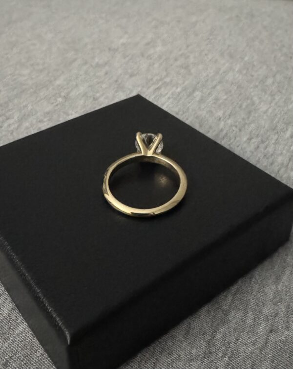 IGI 1.5 Carat D VVS1 Round Lab Grown Diamond Ring - Image 3