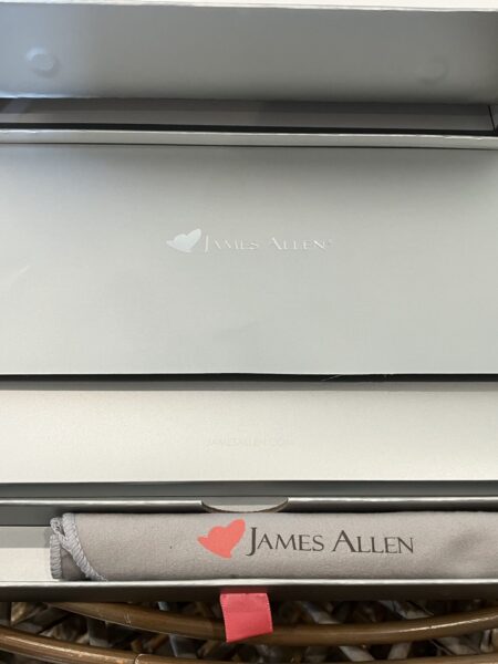 1.03 Carat D VVS2 Round Lab Grown Diamond Ring - Image 9