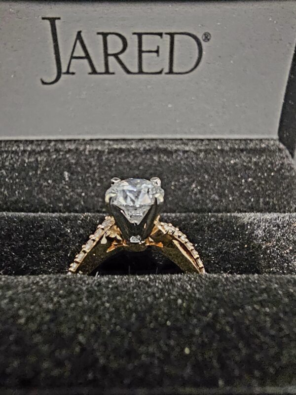 IGI 1.09 Carat D VS1 Round Lab Grown Diamond Ring - Image 3