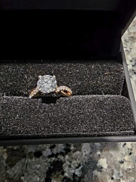 IGI 1.09 Carat D VS1 Round Lab Grown Diamond Ring - Image 2