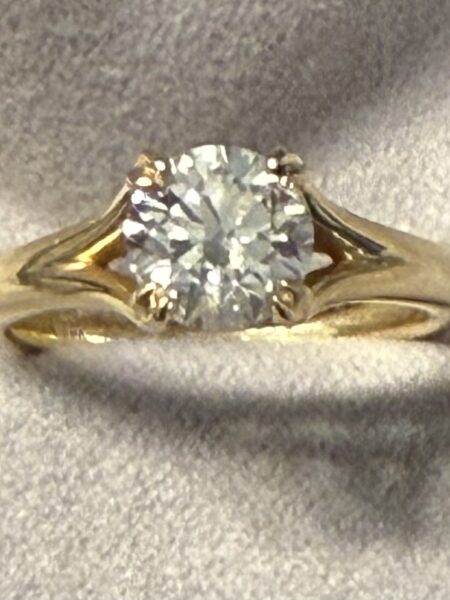 IGI 1.51 Carat G VS1 Round Lab Grown Diamond Ring - Image 14