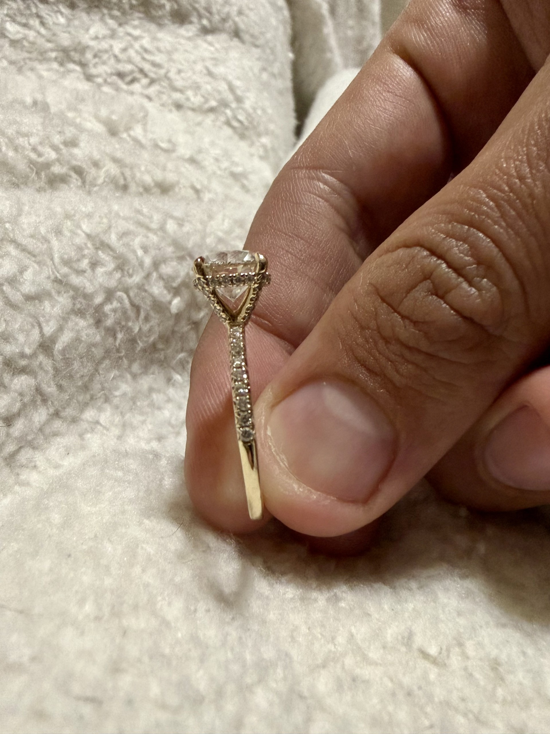 IGI 1.92 Carat E VS2 Round Lab Grown Diamond Ring - Image 3