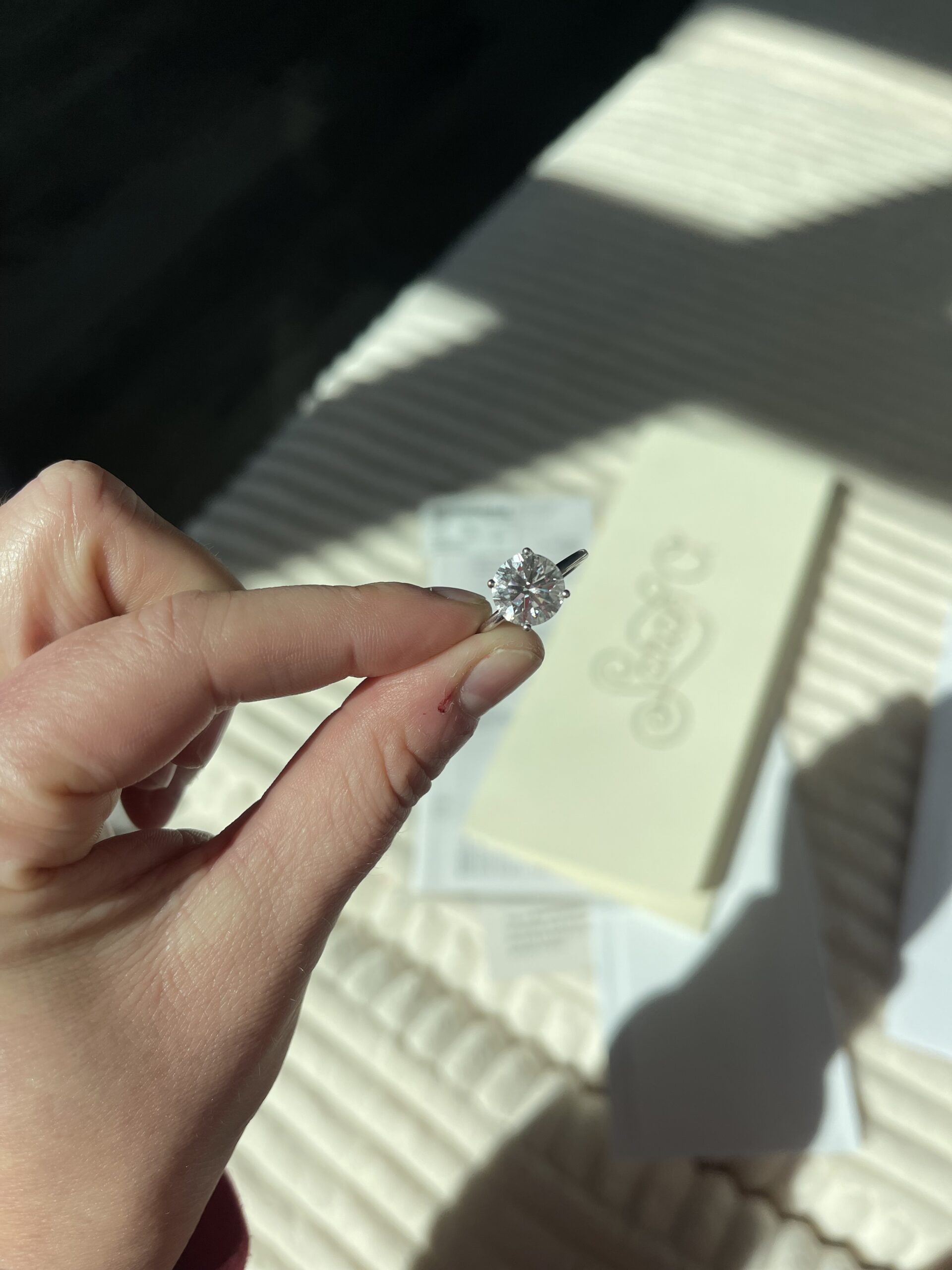 IGI 3.09 Carat D VS1 Round Lab Grown Diamond Ring - Image 6