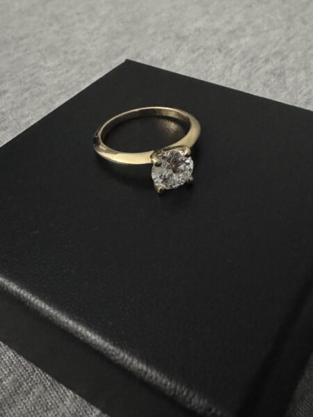 IGI 1.5 Carat D VVS1 Round Lab Grown Diamond Ring - Image 2