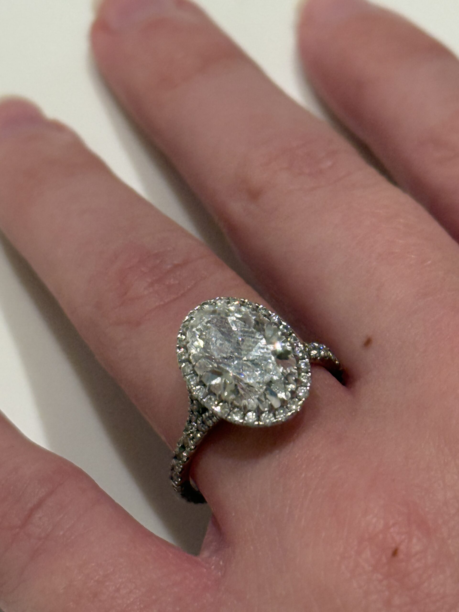 IGI 3.03 Carat D VVS2 Oval Lab Grown Diamond Ring - Image 1