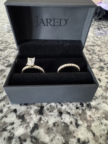 IGI 1.42 Carat D VS1 Emerald Lab Grown Diamond Ring - Image 3