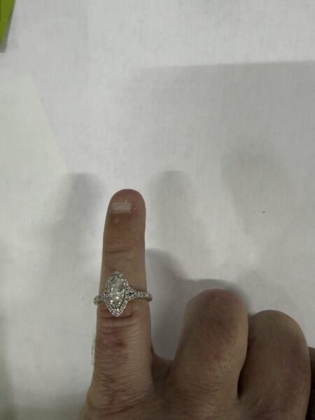 IGI 1.03 Carat G VVS1 Marquise Lab Grown Diamond Ring - Image 2