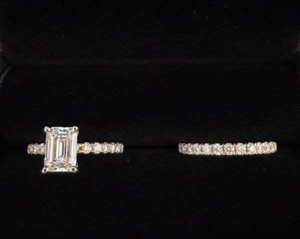 IGI 1.42 Carat D VS1 Emerald Lab Grown Diamond Ring - Image 1