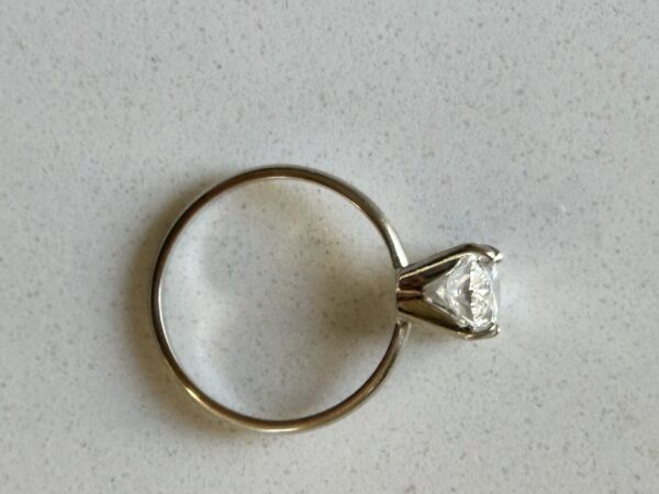 1.91 Carat D VVS2 Oval Lab Grown Diamond Ring - Image 7
