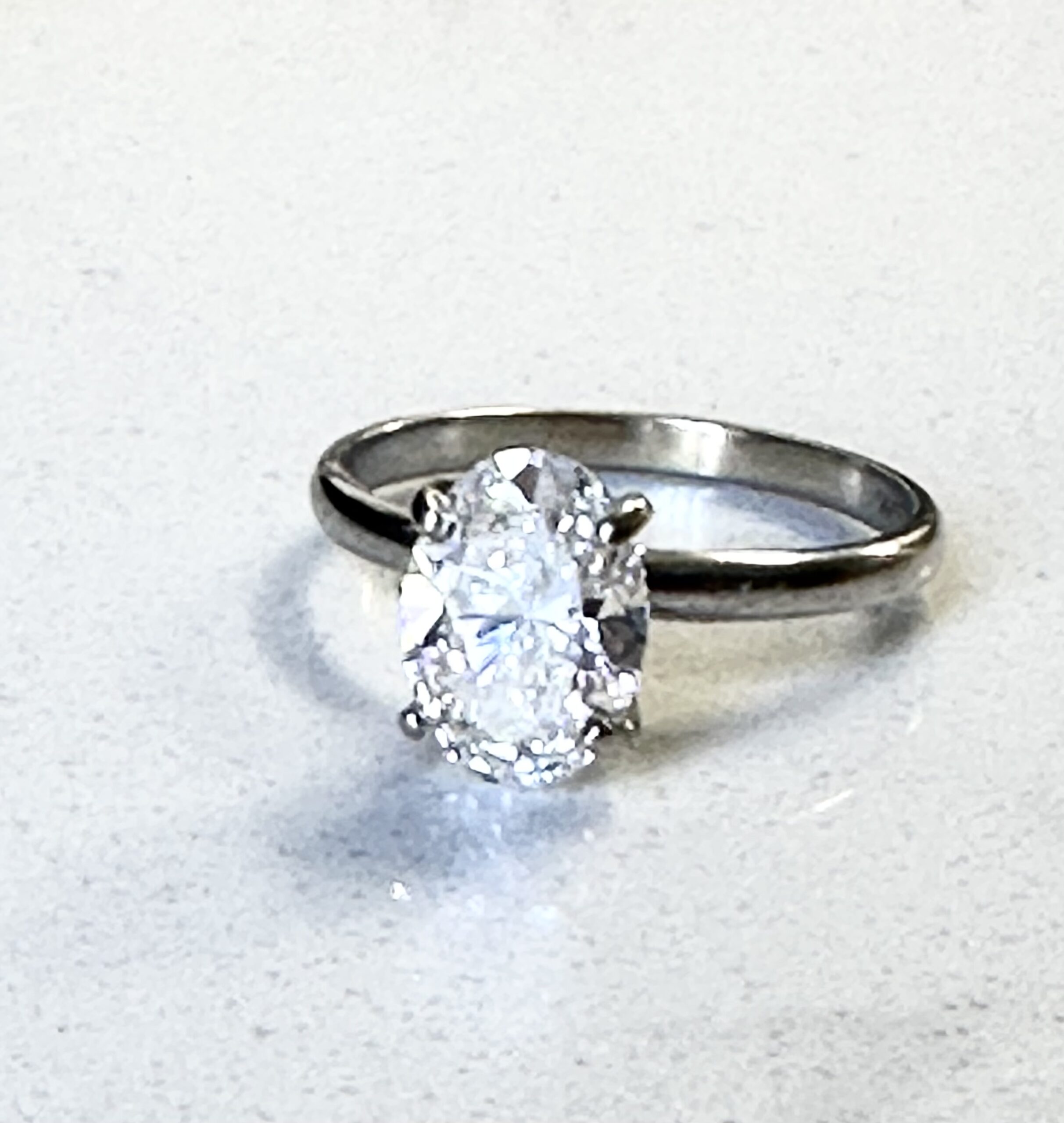 1.91 Carat D VVS2 Oval Lab Grown Diamond Ring - Image 9