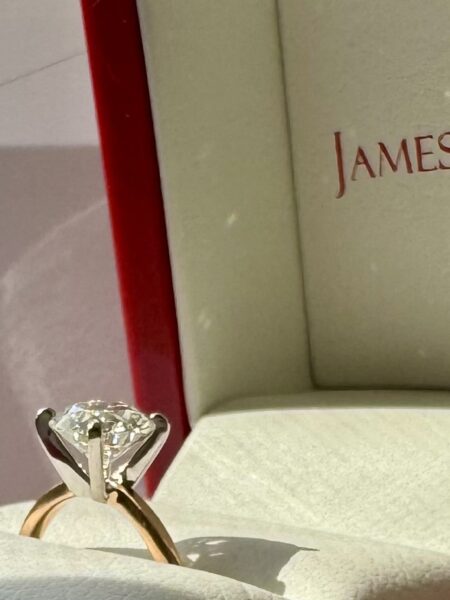 IGI 1.52 Carat F VS1 Round Lab Grown Diamond Ring - Image 3