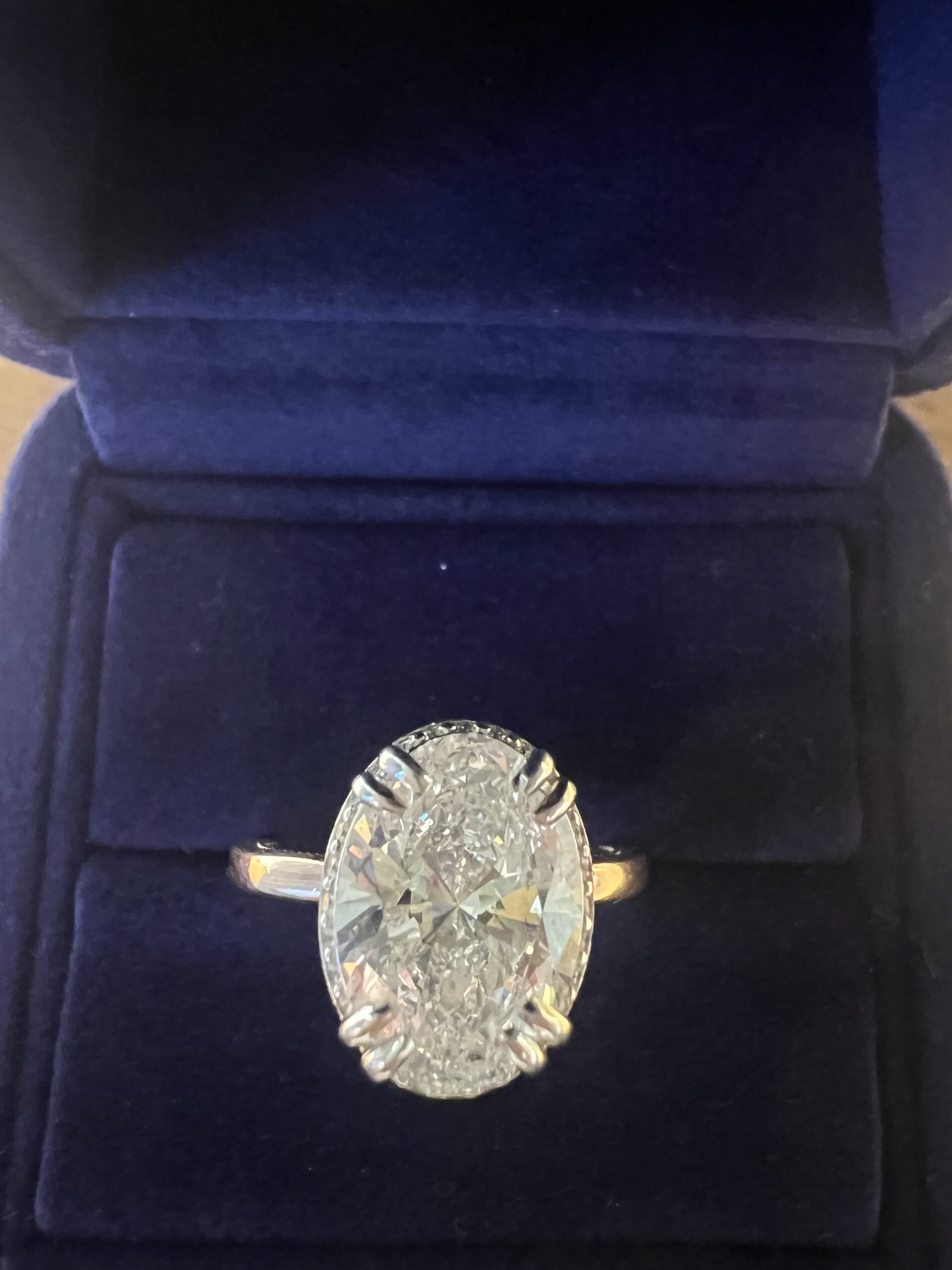 Not Sure/Unknown 3.58 Carat F VVS1 Oval Lab Grown Diamond Ring - Image 2