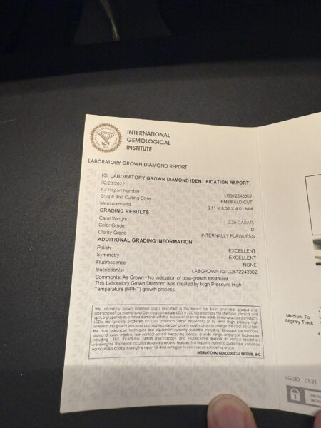 IGI 2.28 Carat D IF Emerald Lab Grown Diamond Ring - Image 10