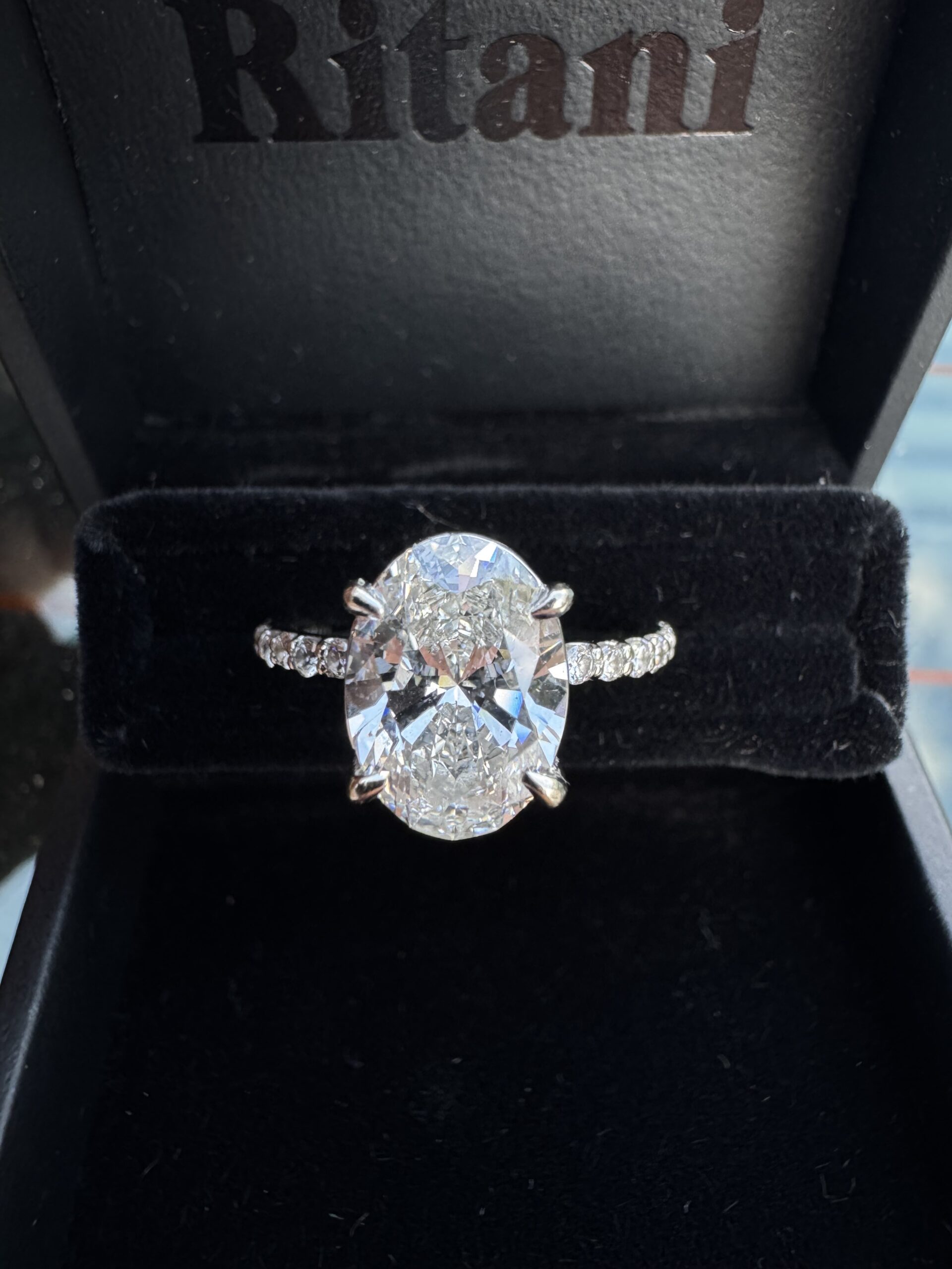 IGI 2.34 Carat D VVS1 Oval Lab Grown Diamond Ring