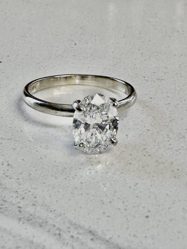 1.91 Carat D VVS2 Oval Lab Grown Diamond Ring - Image 4