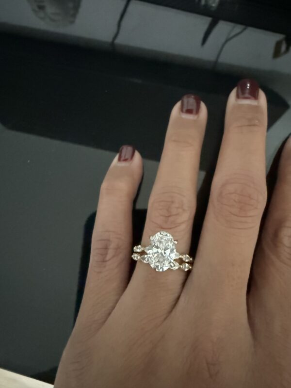 IGI 3 Carat F VS2 Oval Lab Grown Diamond Ring - Image 2