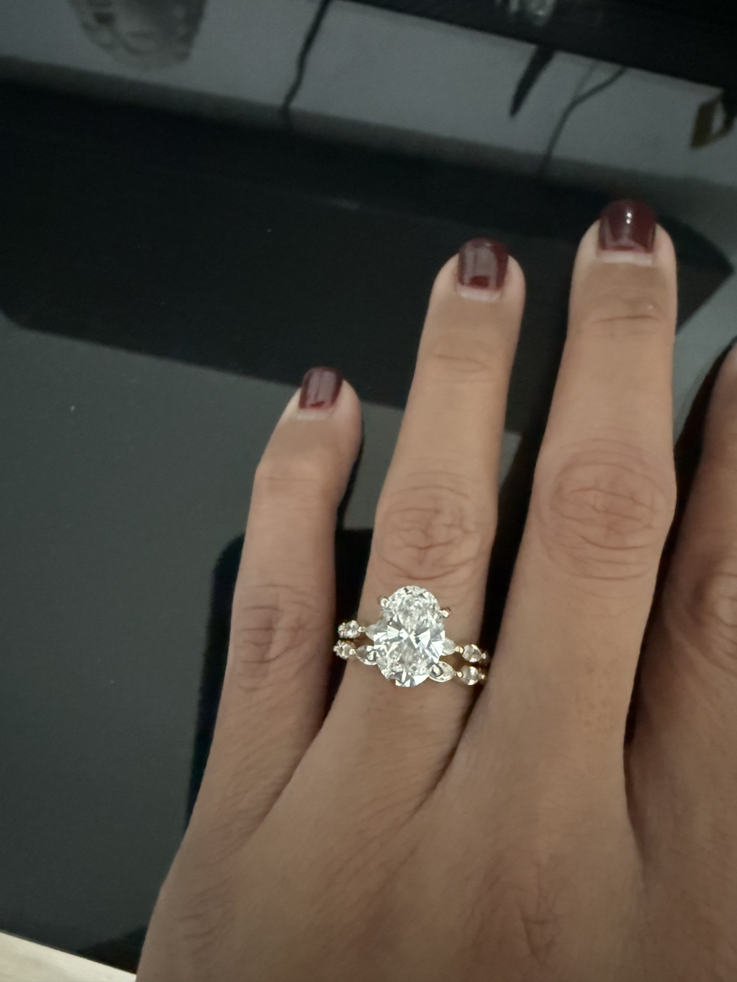 IGI 3 Carat F VS2 Oval Lab Grown Diamond Ring - Image 2