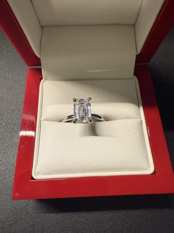 IGI 2.28 Carat D IF Emerald Lab Grown Diamond Ring - Image 7