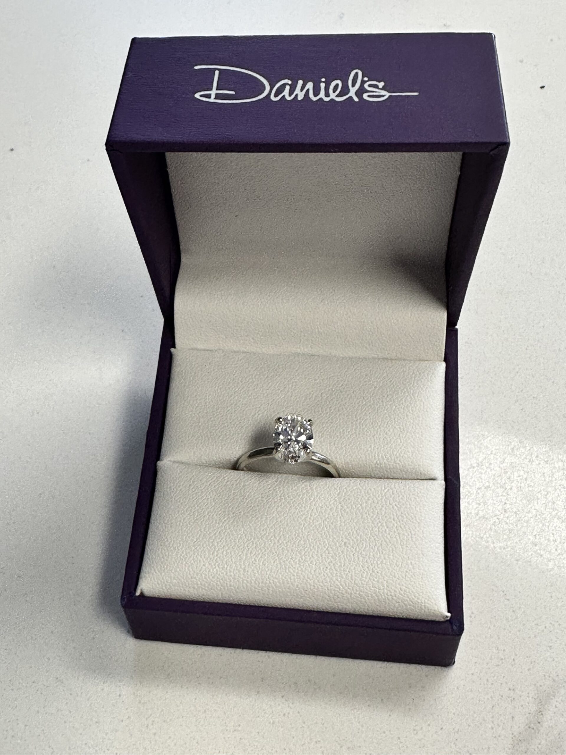 1.91 Carat D VVS2 Oval Lab Grown Diamond Ring - Image 6