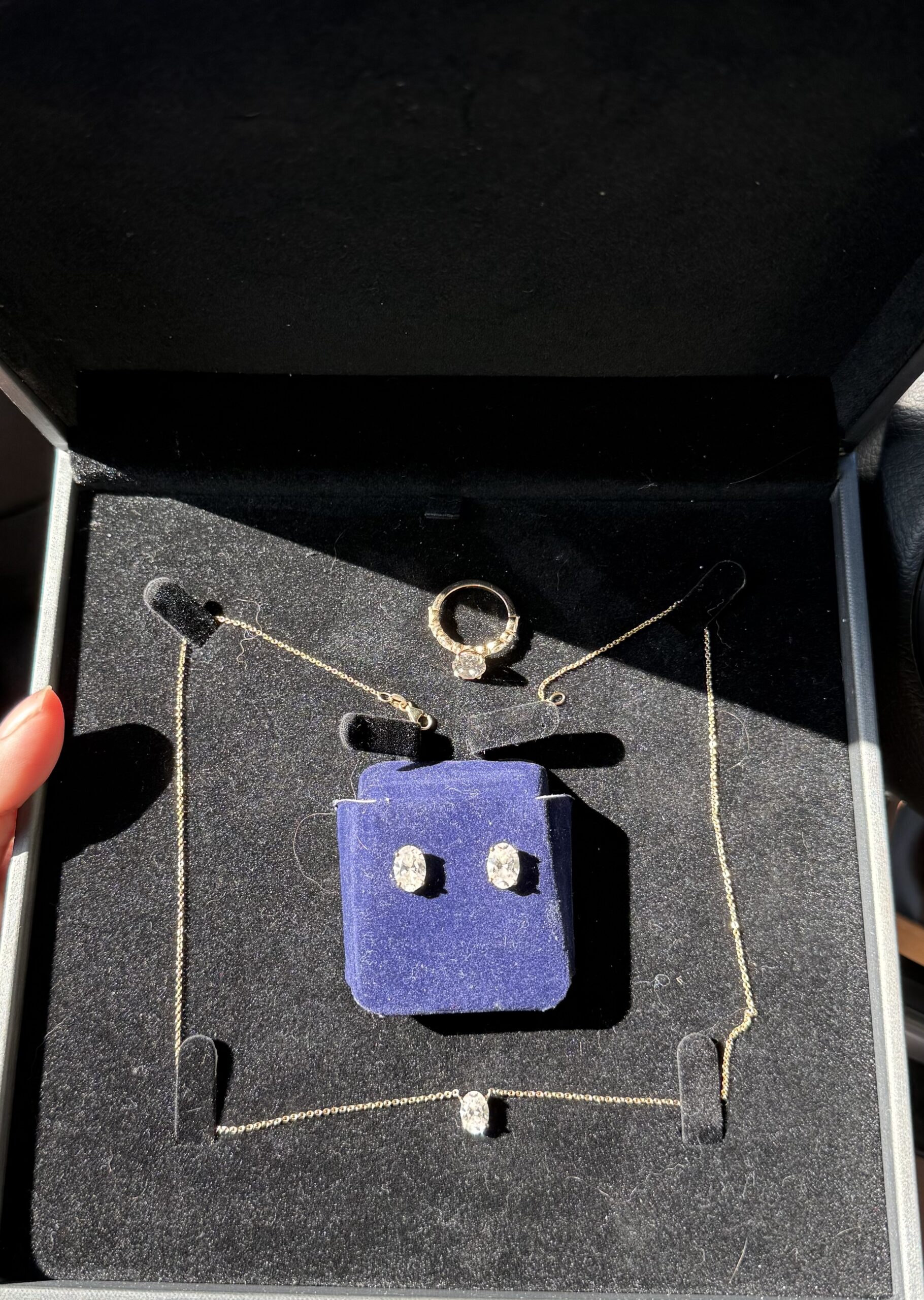 IGI 2.58 Carat D VS1 Oval Lab Grown Diamond Ring - Image 4