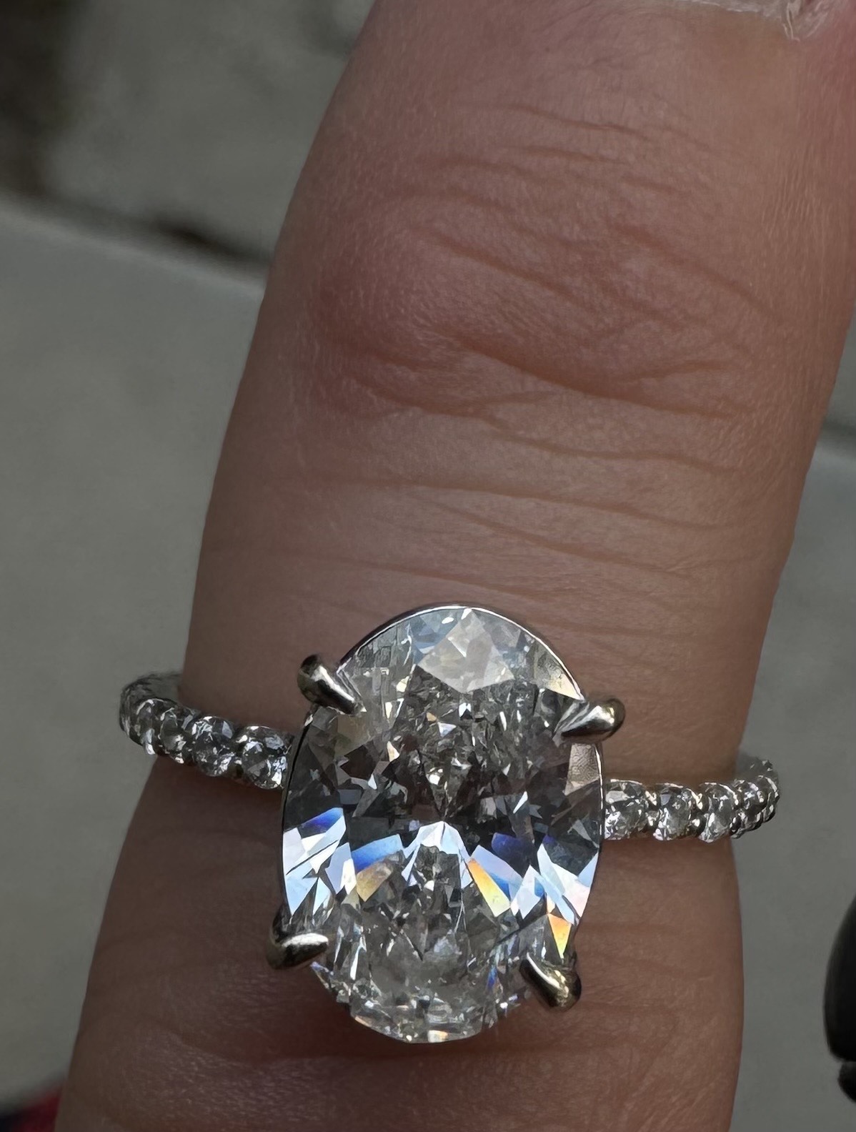 IGI 2.34 Carat D VVS1 Oval Lab Grown Diamond Ring - Image 6