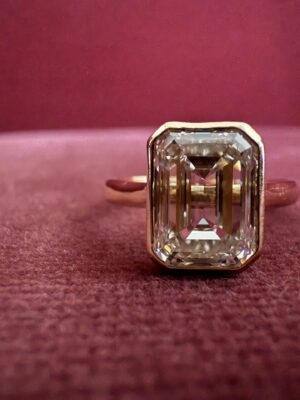 IGI 3.01 Carat H VVS2 Emerald Lab Grown Diamond Ring