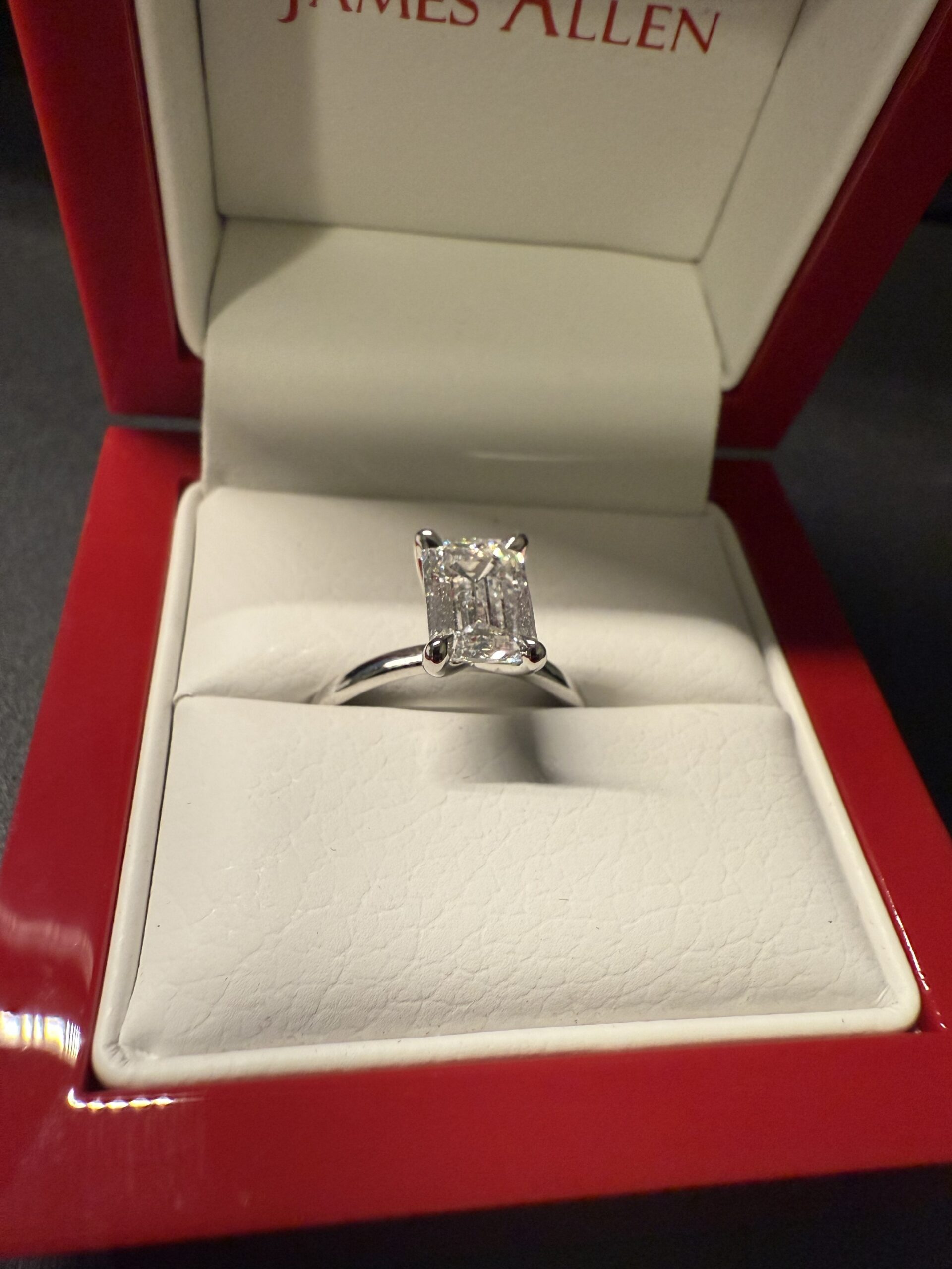 IGI 2.28 Carat D IF Emerald Lab Grown Diamond Ring - Image 3