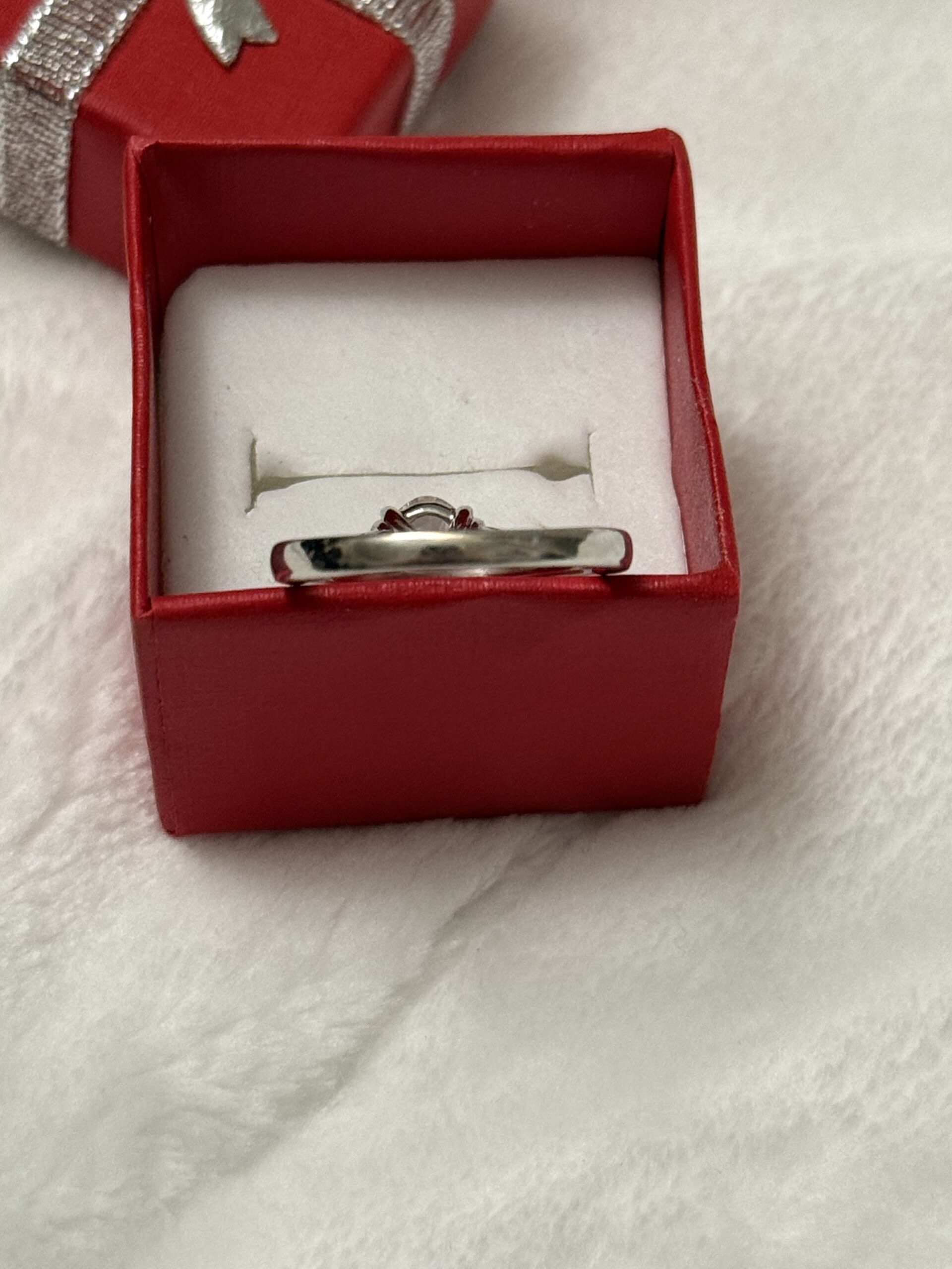 IGI 2.03 Carat E VVS2 Oval Lab Grown Diamond Ring - Image 8