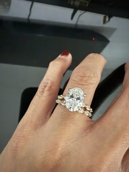 IGI 3 Carat F VS2 Oval Lab Grown Diamond Ring