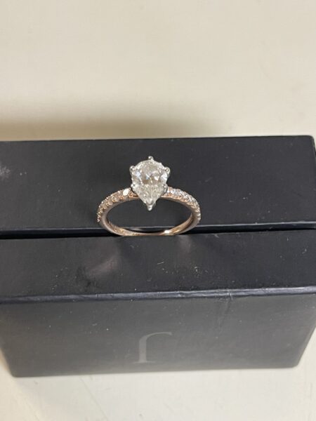 IGI 1.47 Carat E VVS2 Pear Lab Grown Diamond Ring