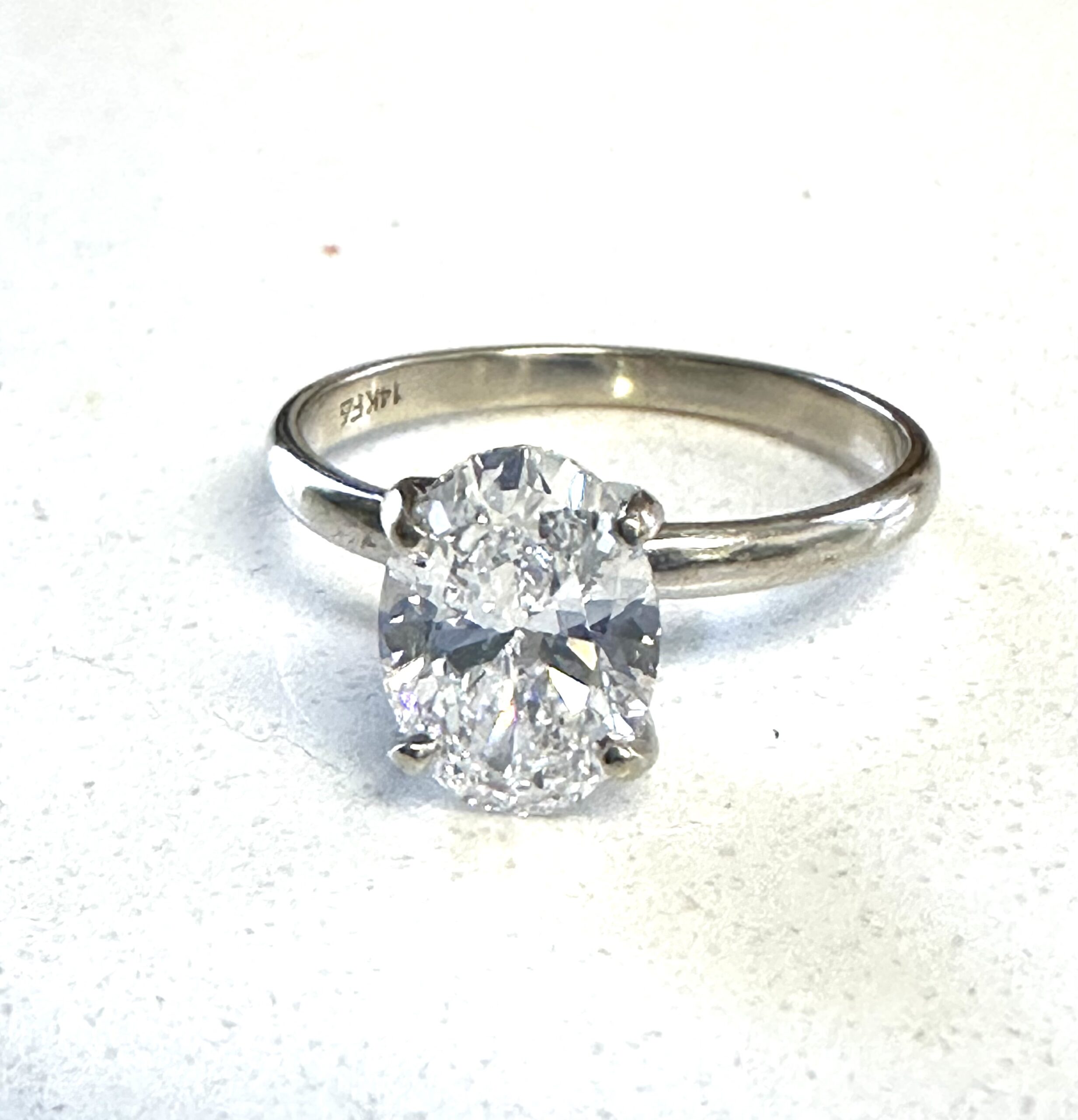 GSI 1.91 Carat D VVS2 Oval Lab Grown Diamond Ring - Image 3