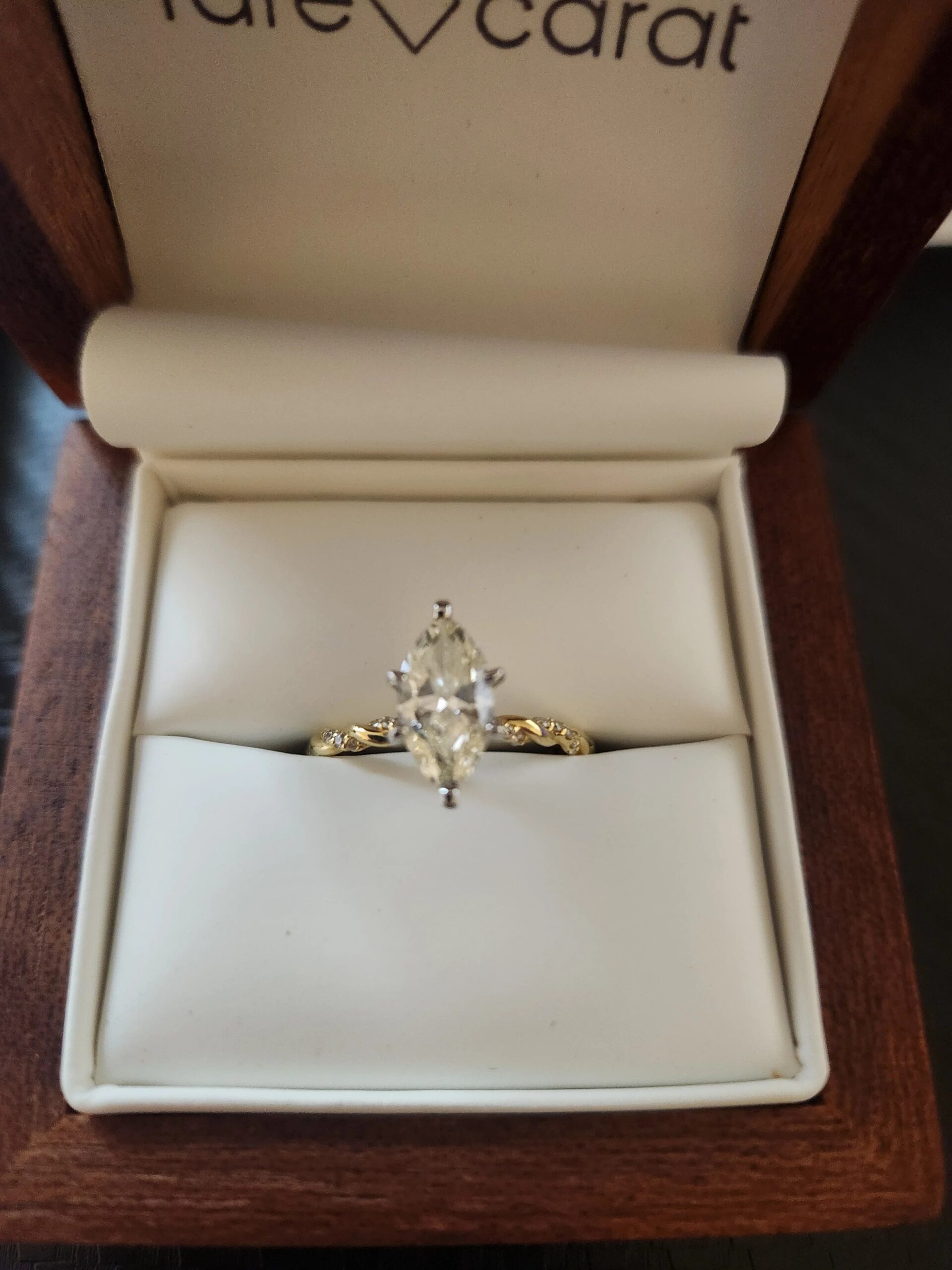 IGI 1.4 Carat J VS2 Marquise Natural Diamond Diamond Ring - Image 4