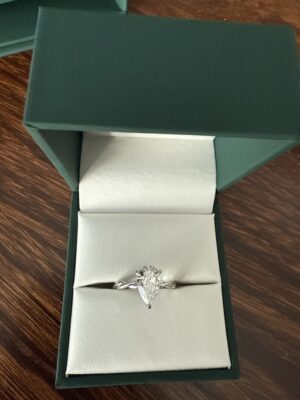 IGI 1.7 Carat E VVS2 Pear Lab Grown Diamond Ring