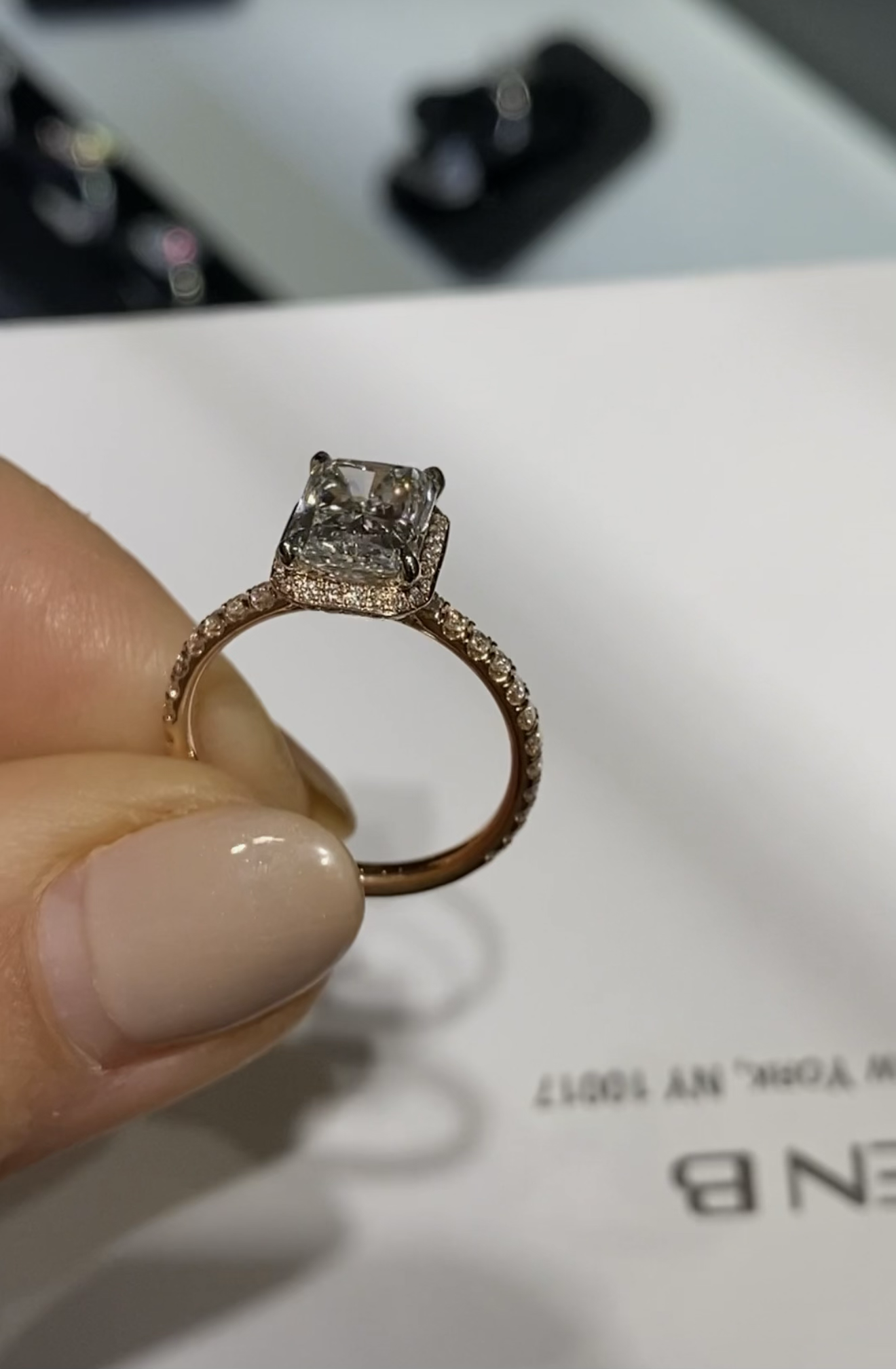 IGI 2.29 Carat F VS2 Radiant Lab Grown Diamond Ring - Image 2