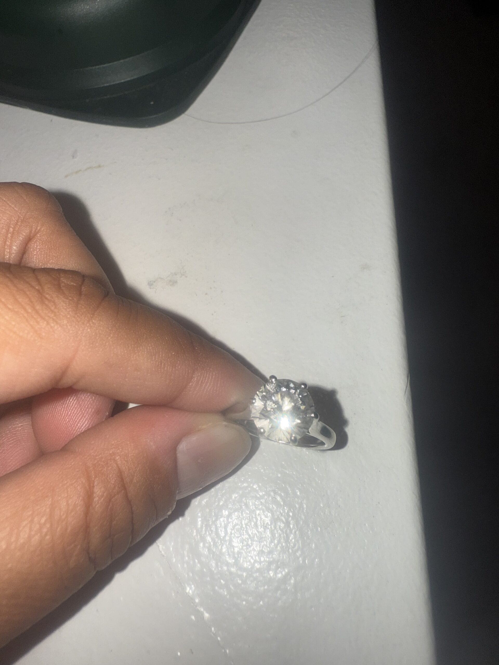 IGI 3.01 Carat H VS2 Round Lab Grown Diamond Ring - Image 3