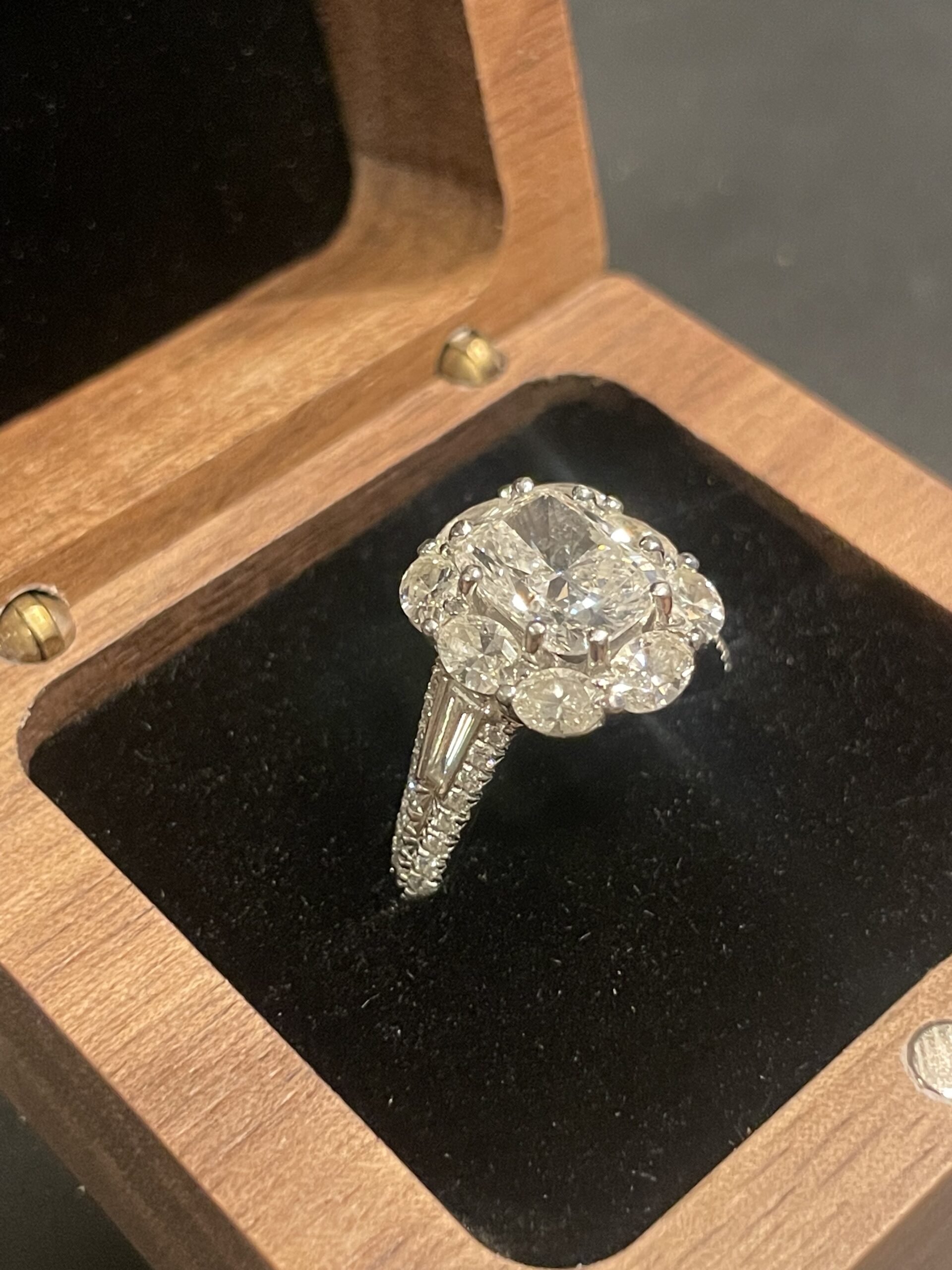 Not Sure/Unknown 2.51 Carat G VVS2 Cushion Lab Grown Diamond Ring - Image 5