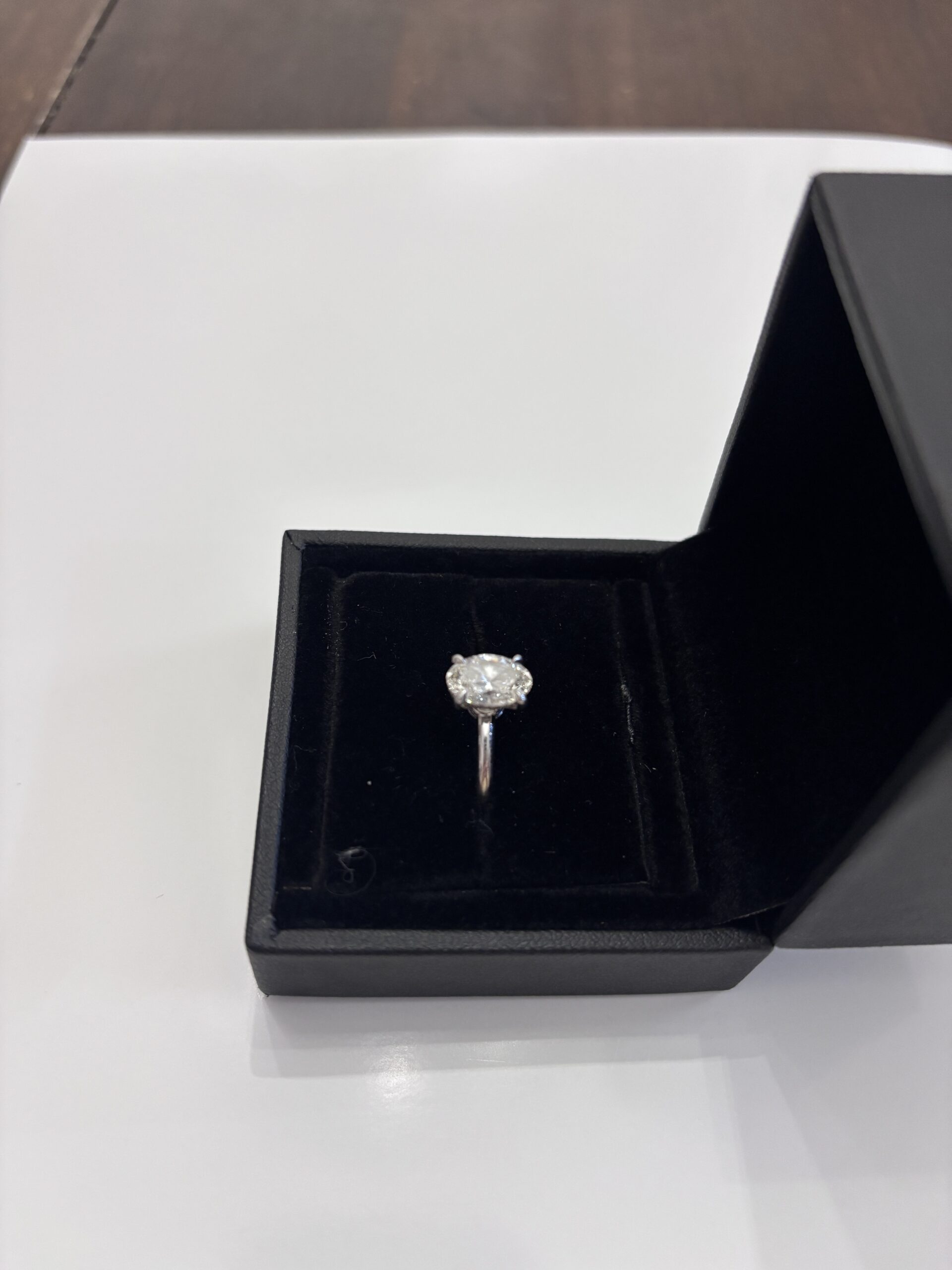 Not Sure/Unknown 1.81 Carat H VVS2 Oval Lab Grown Diamond Ring - Image 7