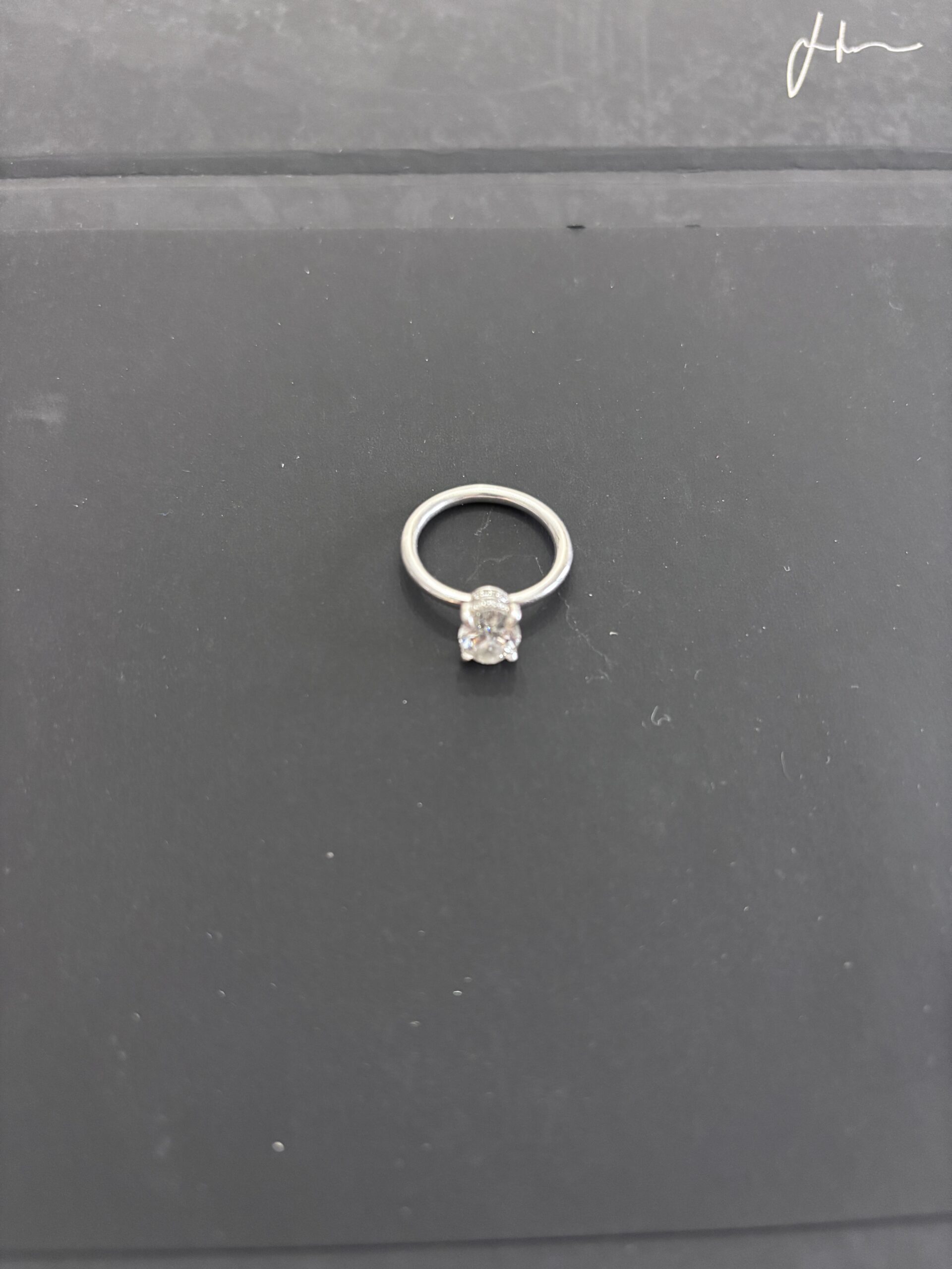 Not Sure/Unknown 1.81 Carat H VVS2 Oval Lab Grown Diamond Ring - Image 3