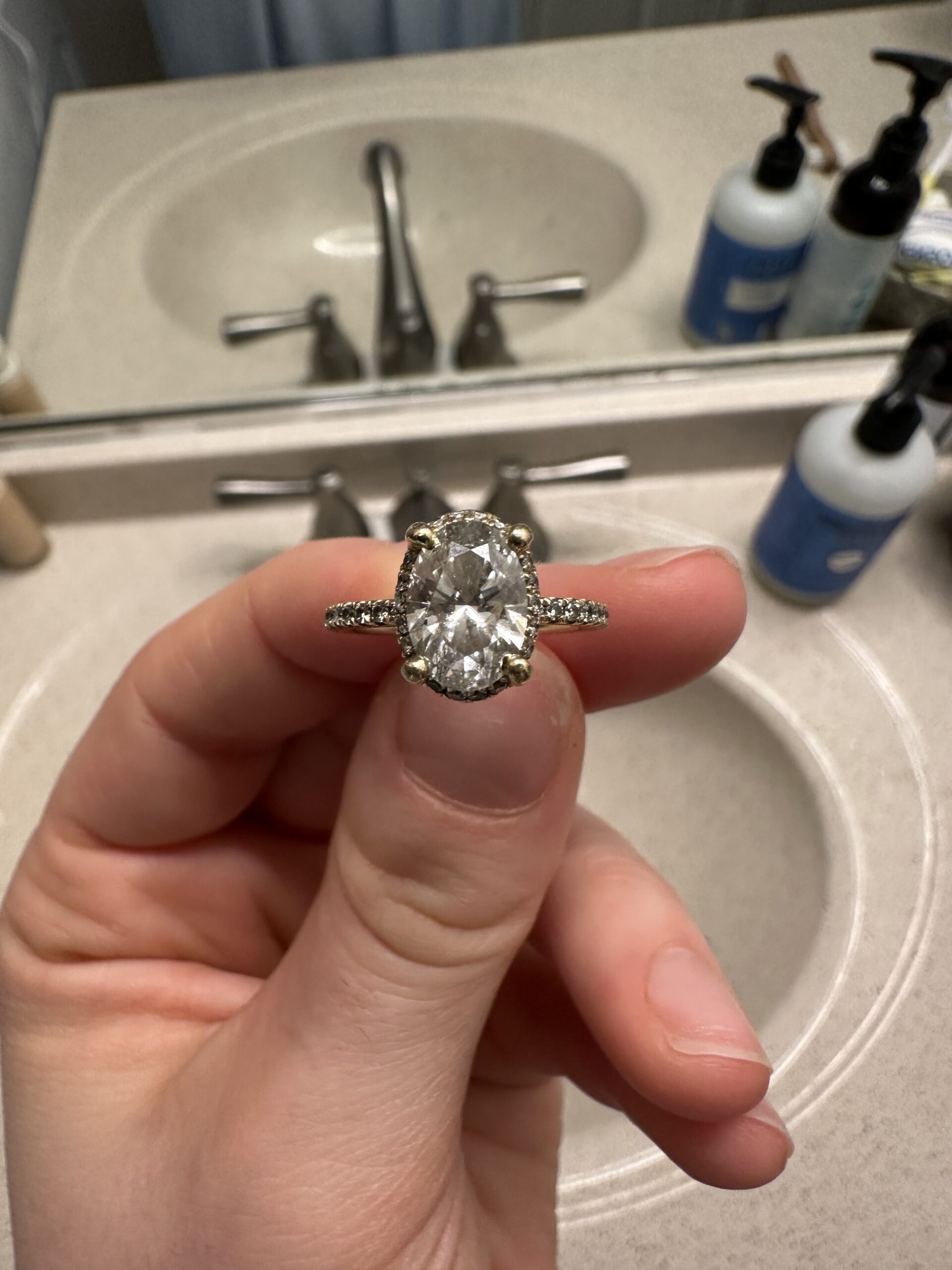 Not Sure/Unknown 1.73 Carat F VS1 Oval Lab Grown Diamond Ring - Image 5