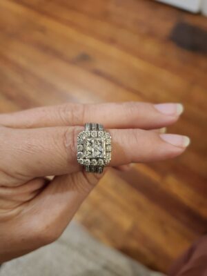 Not Sure/Unknown 2.5 Carat H SI2 Princess Natural Diamond Ring