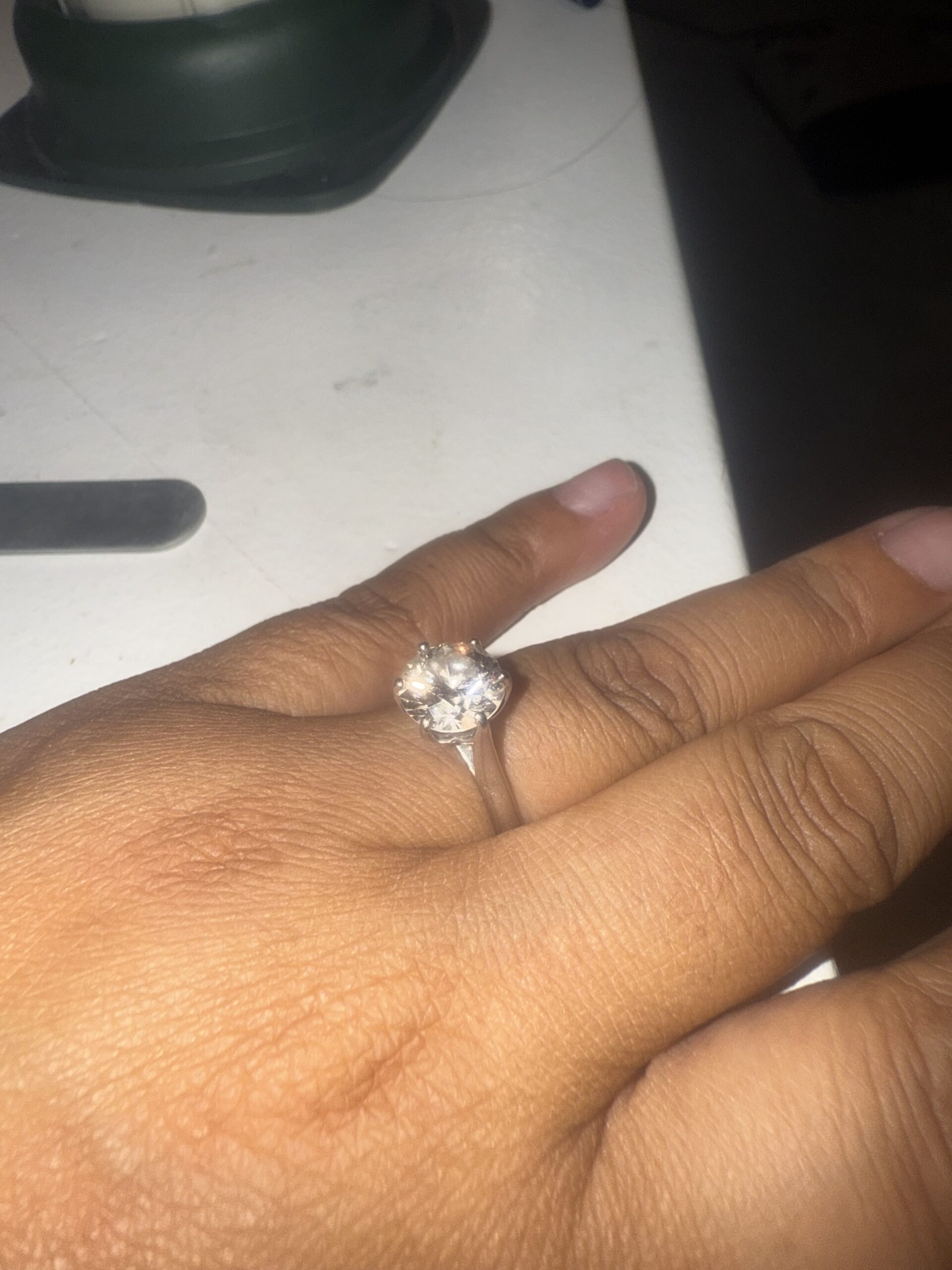 IGI 3.01 Carat H VS2 Round Lab Grown Diamond Ring - Image 2