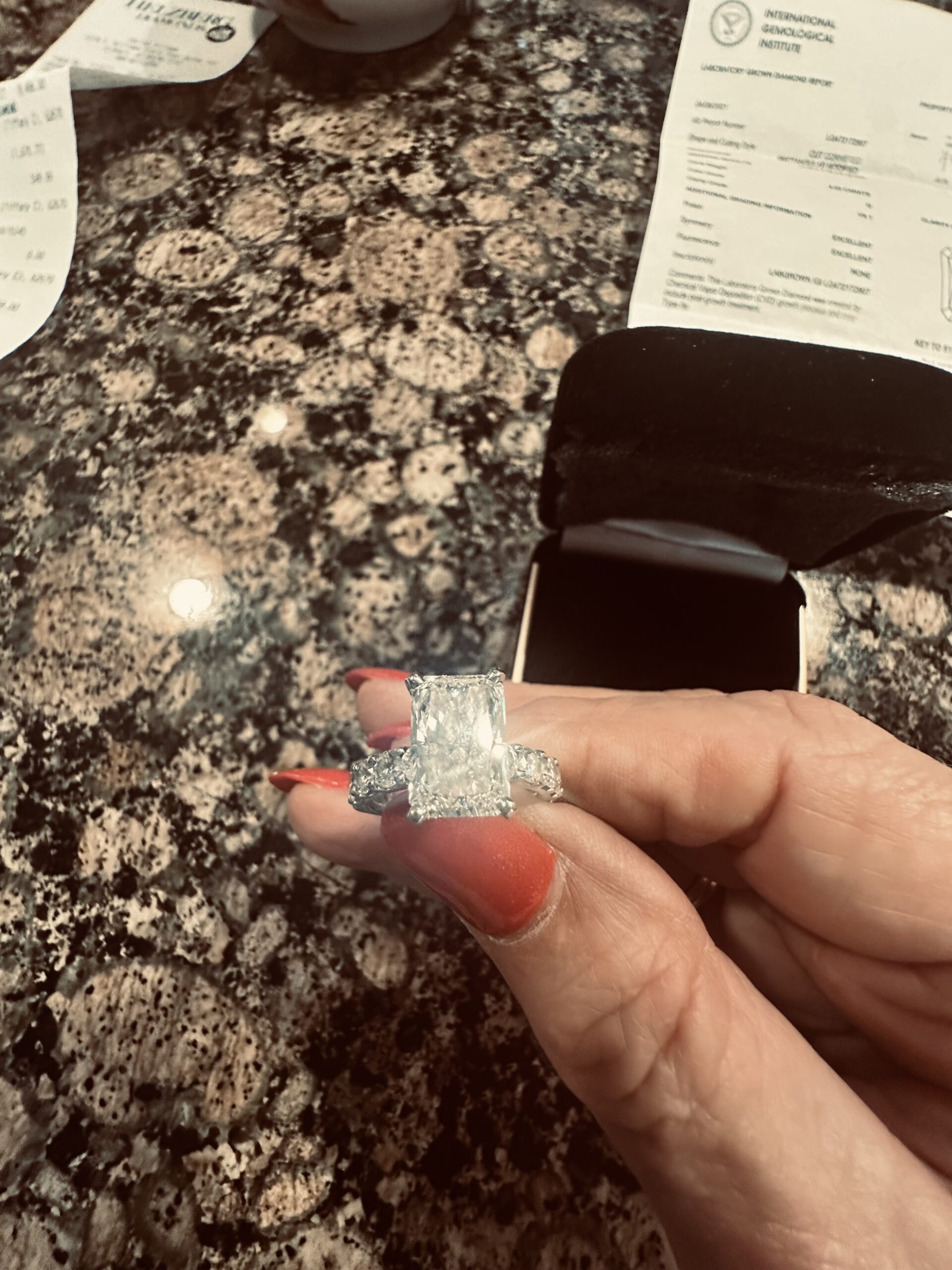 GSI 4.03 Carat E VS1 Radiant Lab Grown Diamond Ring - Image 2